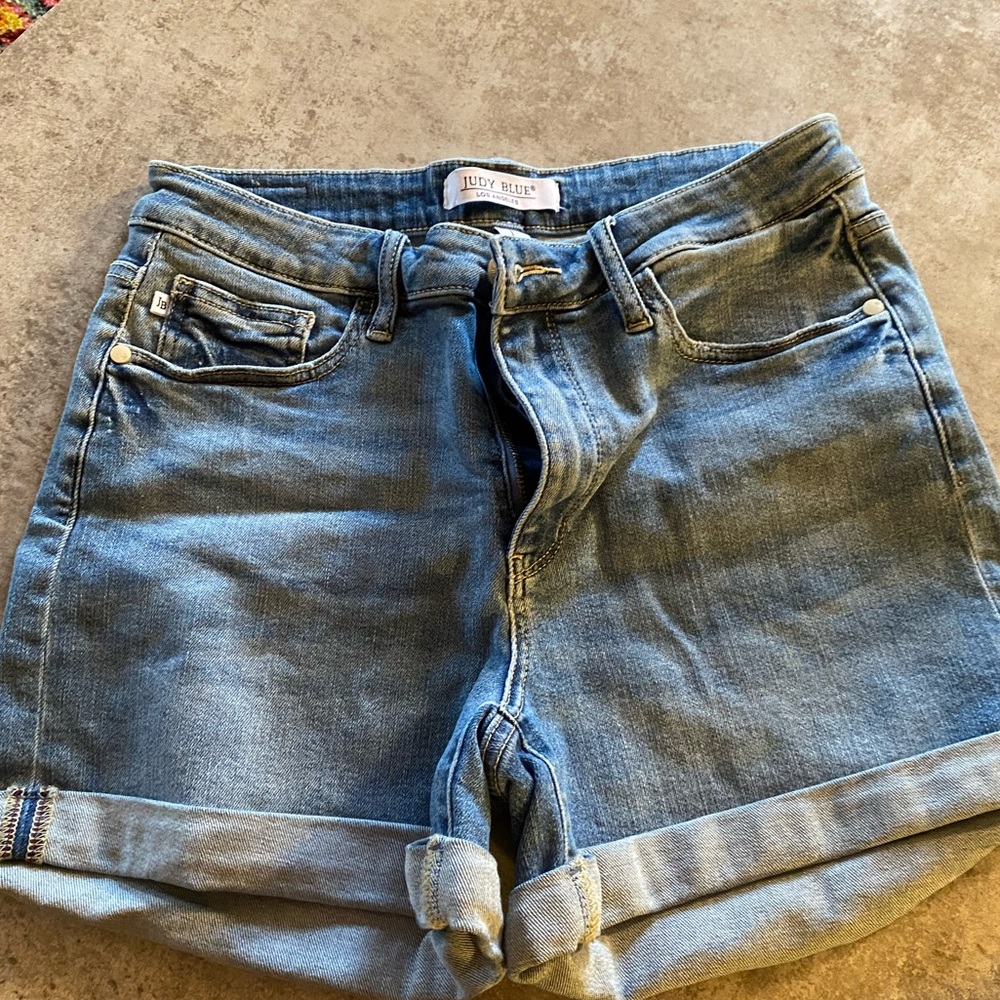 Judy blue cuffed shorts